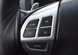 Подержанный автомобиль Mitsubishi Outlander 2008 года (15 фото)