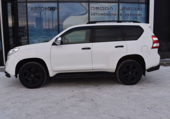 Подержанный автомобиль Toyota Land Cruiser Prado 2017 года (8 фото)