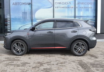 Подержанный автомобиль Changan UNI-S 2024 года (8 фото)