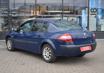 Подержанный автомобиль Renault Megane Sedan 2007 года (7 фото)