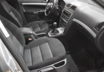 Подержанный автомобиль Skoda Octavia Liftback 2010 года (10 фото)