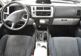 Подержанный автомобиль Mitsubishi Pajero Sport 2007 года (12 фото)