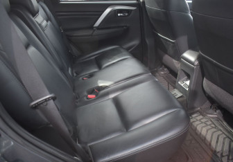 Подержанный автомобиль Mitsubishi Pajero Sport 2021 года (11 фото)