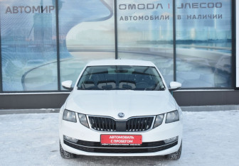 Подержанный автомобиль Skoda Octavia Liftback 2019 года (2 фото)