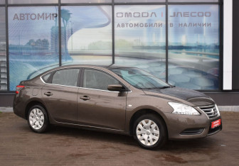 Подержанный автомобиль Nissan Sentra Sedan 2015 года (3 фото)