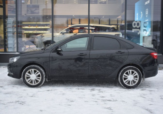 Подержанный автомобиль LADA (ВАЗ) Vesta Sedan 2018 года (8 фото)