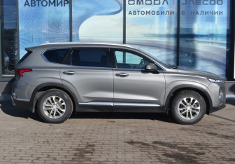 Подержанный автомобиль Hyundai Santa Fe 2019 года (4 фото)