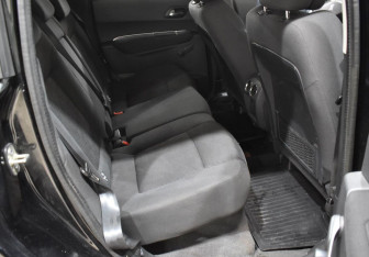 Подержанный автомобиль Peugeot 3008 2012 года (11 фото)