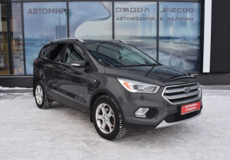Подержанный автомобиль Ford Kuga 2017 года (3 фото)