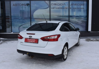 Подержанный автомобиль Ford Focus Sedan 2012 года (5 фото)