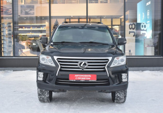 Подержанный автомобиль Lexus LX 2012 года (2 фото)