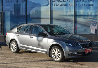 Подержанный автомобиль Skoda Octavia Liftback 2018 года (3 фото)