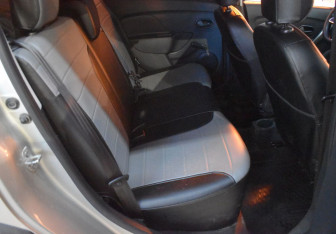 Подержанный автомобиль Renault Sandero 2019 года (11 фото)