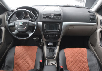 Подержанный автомобиль Skoda Yeti 2012 года (12 фото)
