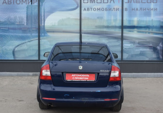 Подержанный автомобиль Skoda Octavia Liftback 2011 года (6 фото)