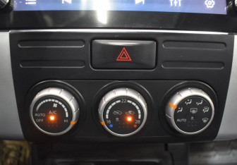 Подержанный автомобиль Nissan X-Trail 2012 года (18 фото)