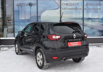 Подержанный автомобиль Renault Kaptur 2021 года (7 фото)
