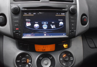 Подержанный автомобиль Toyota RAV4 2006 года (13 фото)