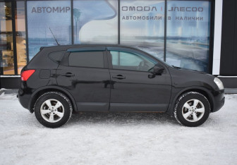 Подержанный автомобиль Nissan Qashqai 2008 года (4 фото)