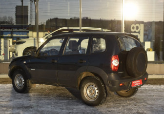 Подержанный автомобиль Chevrolet Niva 2014 года (7 фото)