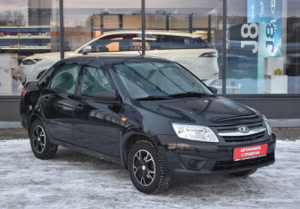 Подержанный автомобиль LADA (ВАЗ) Granta Sedan 2015 года (3 фото)