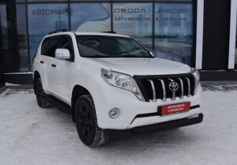 Подержанный автомобиль Toyota Land Cruiser Prado 2017 года (3 фото)