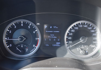 Подержанный автомобиль Hyundai Santa Fe 2019 года (14 фото)