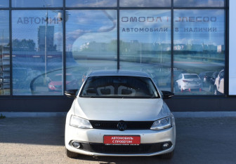 Подержанный автомобиль Volkswagen Jetta Sedan 2011 года (2 фото)