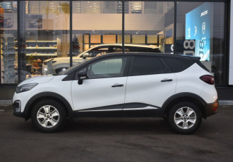 Подержанный автомобиль Renault Kaptur 2016 года (8 фото)