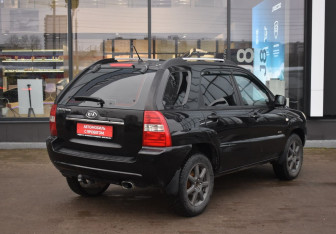 Подержанный автомобиль Kia Sportage 2007 года (5 фото)