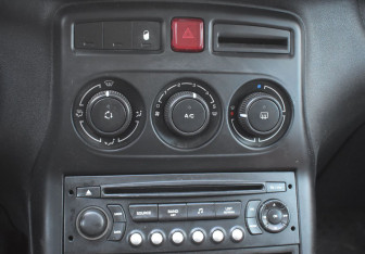 Подержанный автомобиль Citroen C3 Picasso 2010 года (13 фото)