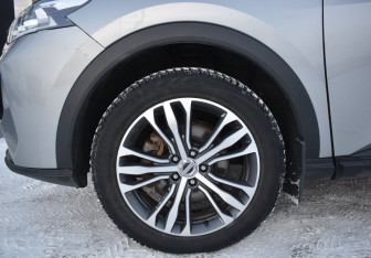 Подержанный автомобиль Haval F7 2022 года (9 фото)