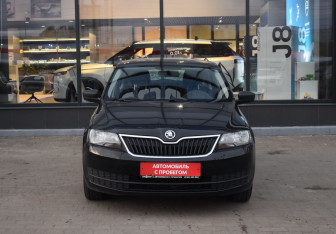 Подержанный автомобиль Skoda Rapid Liftback 2014 года (2 фото)