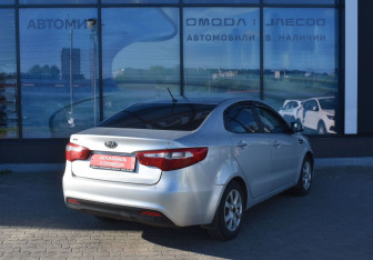 Подержанный автомобиль Kia Rio Sedan 2012 года (5 фото)
