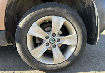 Подержанный автомобиль Skoda Yeti 2012 года (9 фото)