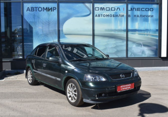 Подержанный автомобиль Opel Astra Sedan 2002 года (3 фото)