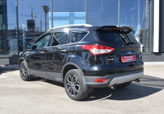 Подержанный автомобиль Ford Kuga 2014 года (7 фото)