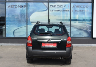 Подержанный автомобиль Hyundai Tucson 2007 года (6 фото)