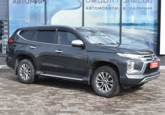 Подержанный автомобиль Mitsubishi Pajero Sport 2021 года (3 фото)
