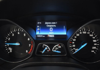 Подержанный автомобиль Ford Focus Sedan 2017 года (14 фото)