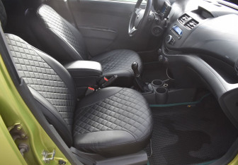 Подержанный автомобиль Chevrolet Spark 2011 года (12 фото)