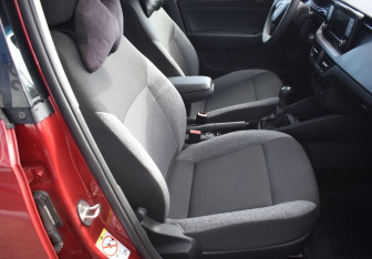 Подержанный автомобиль Skoda Rapid Liftback 2021 года (10 фото)