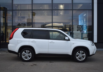 Подержанный автомобиль Nissan X-Trail 2014 года (4 фото)