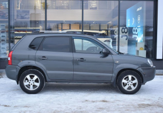Подержанный автомобиль Hyundai Tucson 2007 года (4 фото)
