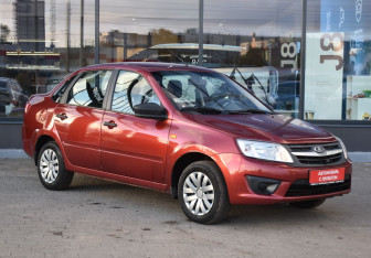 Подержанный автомобиль LADA (ВАЗ) Granta Sedan 2017 года (3 фото)