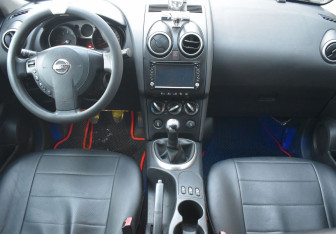 Подержанный автомобиль Nissan Qashqai 2009 года (12 фото)