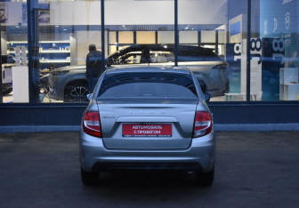 Подержанный автомобиль LADA (ВАЗ) Granta Sedan 2019 года (6 фото)