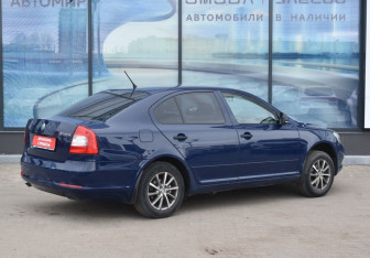 Подержанный автомобиль Skoda Octavia Liftback 2011 года (5 фото)