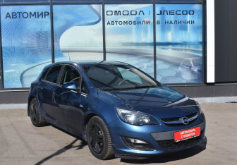 Подержанный автомобиль Opel Astra Hatchback 2012 года (3 фото)