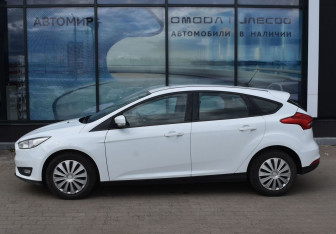 Подержанный автомобиль Ford Focus Hatchback 2018 года (8 фото)